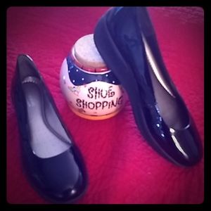 Easy spirit patent leather comfort pumps. NWOT